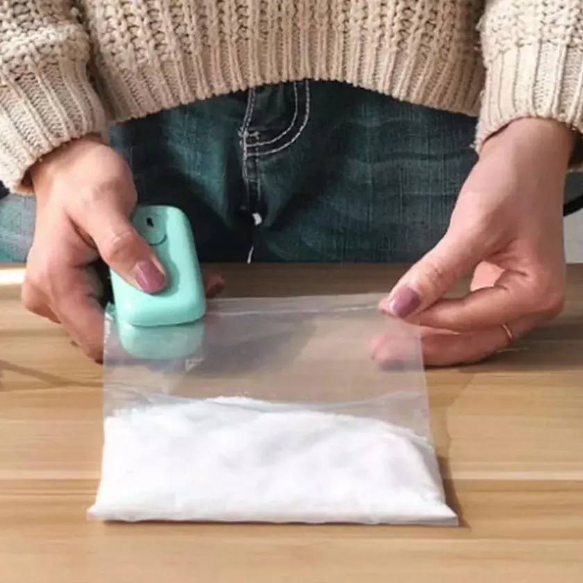 2-in-1 Heat Sealer and Cutter Mini Bag Sealer