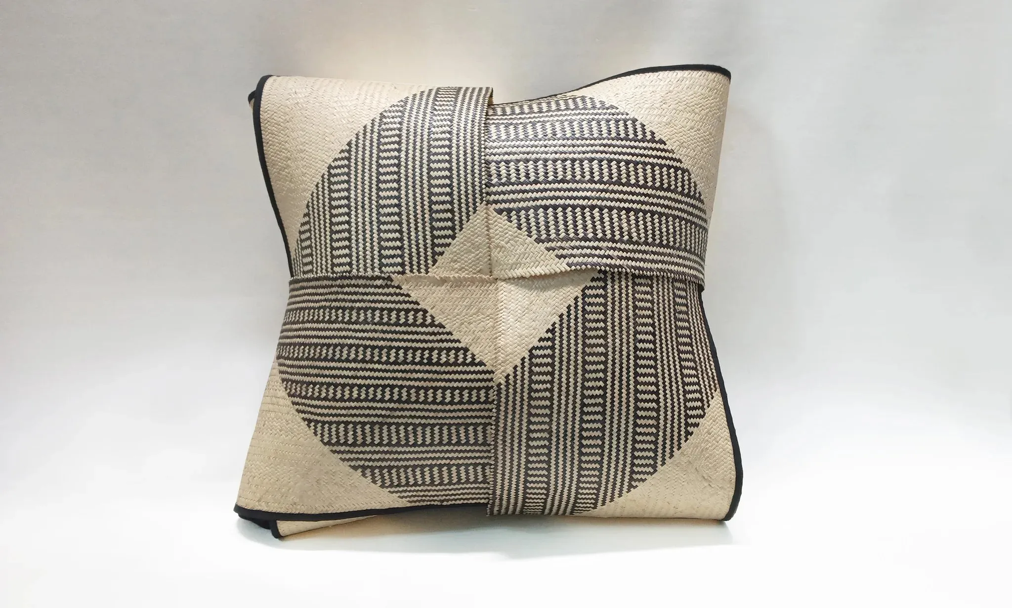 KETUPAT POUF