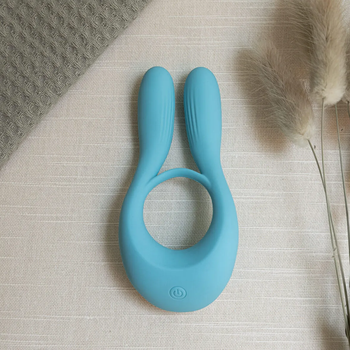 Medlar | Vulva Contouring Cock Ring with Vibrating Clitoral Prongs