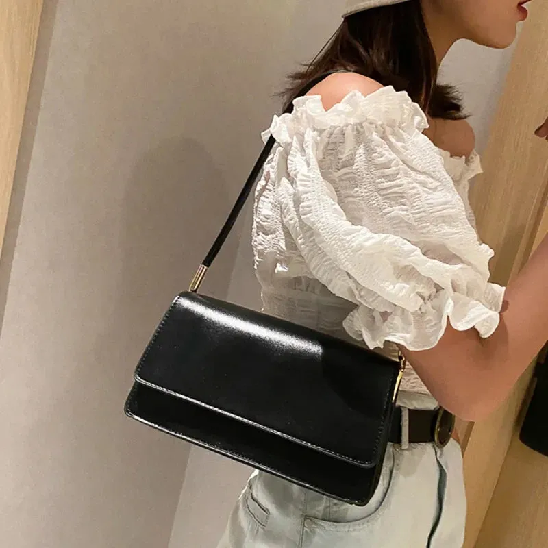 Uniwim Arlo Crossbody Flap Bag