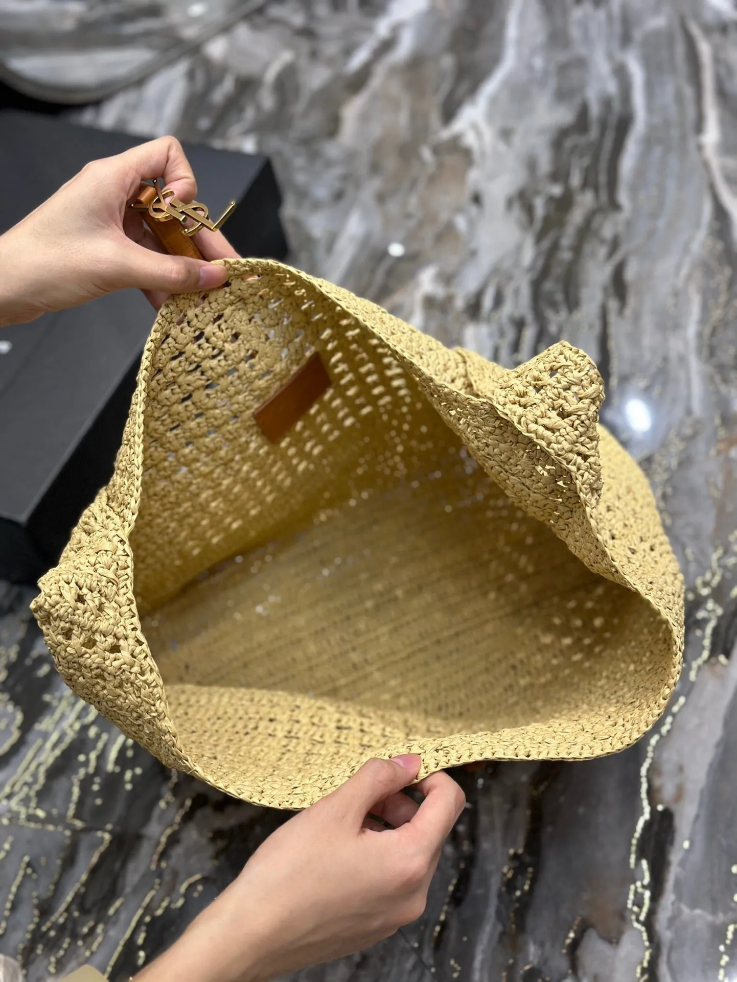 YSK253 Hobo Raffia Bag / HIGHEST QUALITY VERSION / 14.6 x 11.8 x 5.5 inches